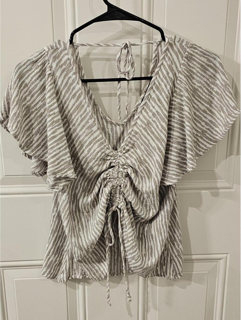 Daytrip Buckle Beige and White Stripe Ruched Flutter Sleeve Blouse Size M
